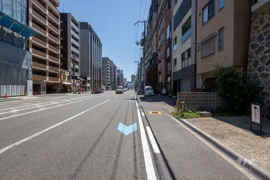 敷地東側の前面道路（北側から7）