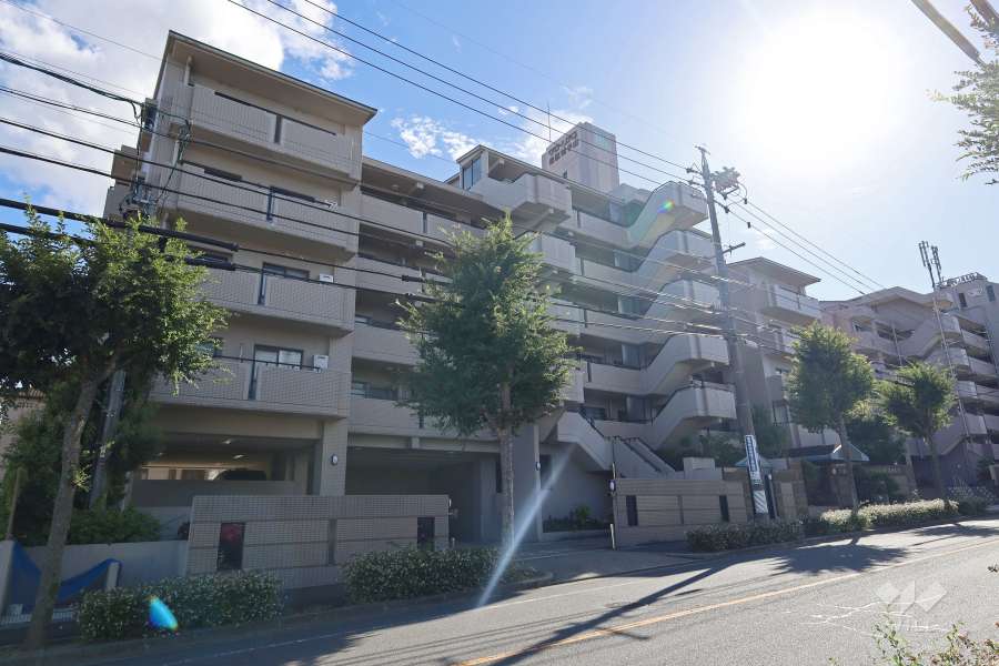 グローリアス緑区姥子山の外観（北東側から）