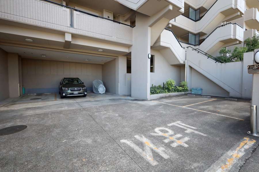 敷地内駐車場（屋内平面式）