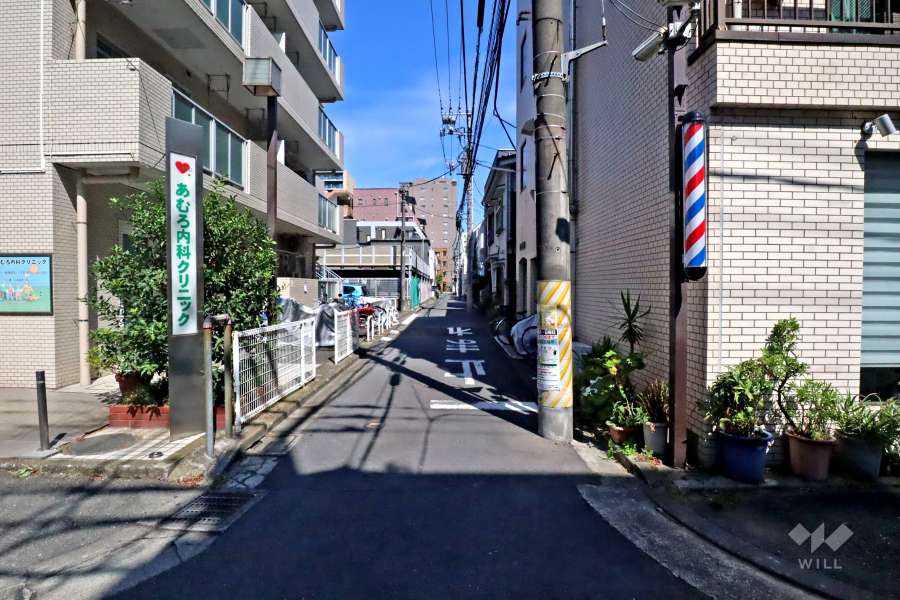 敷地北側の前面道路