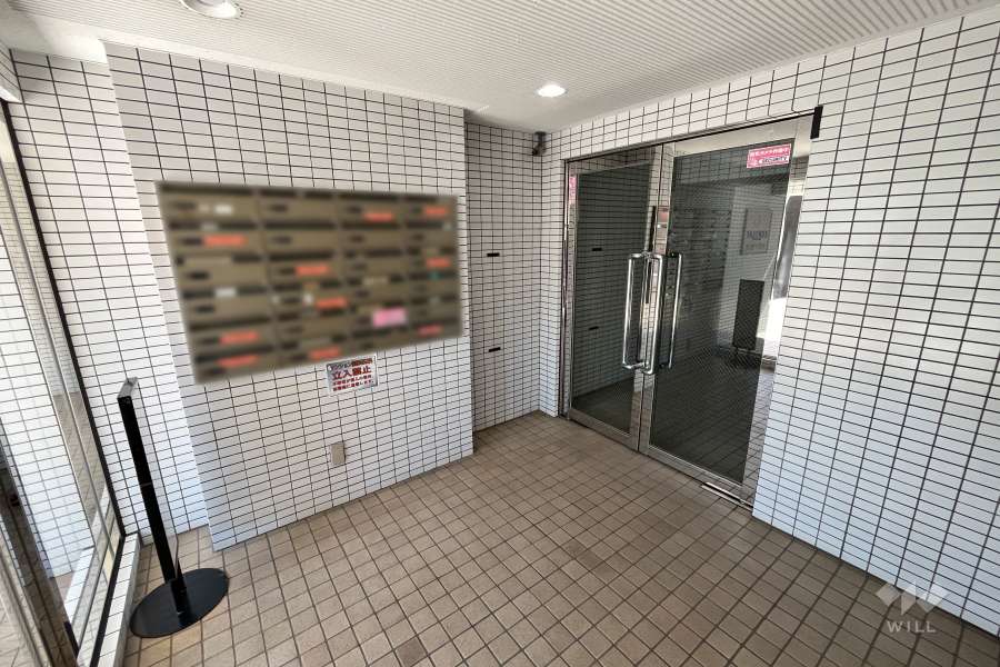 エントランスホール（共用ポスト）