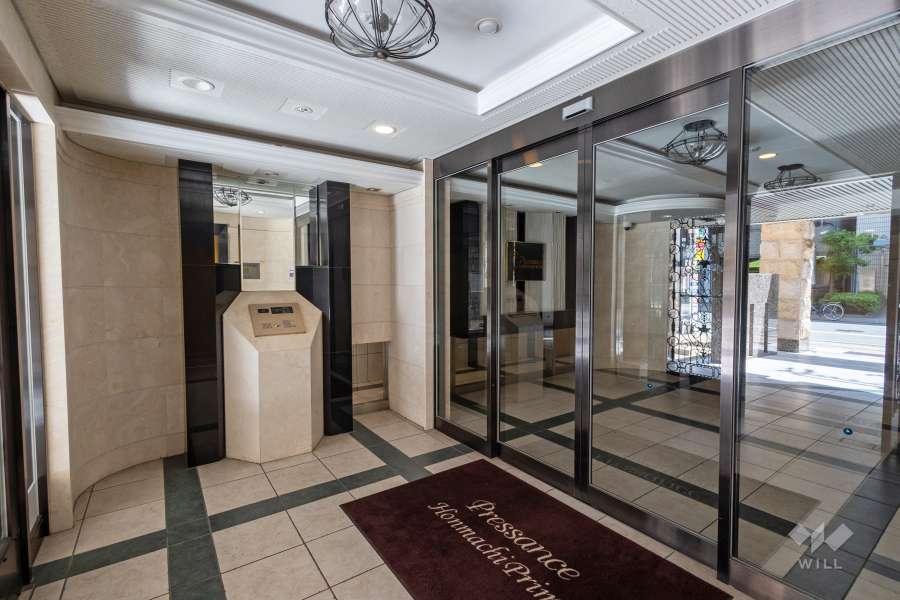 エントランスはオートロック付きです。