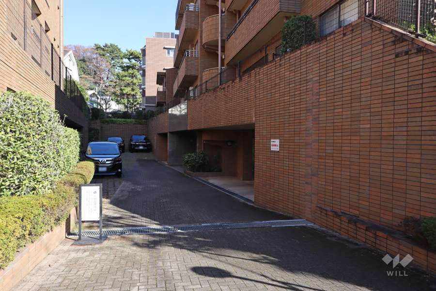駐車場の出入り口