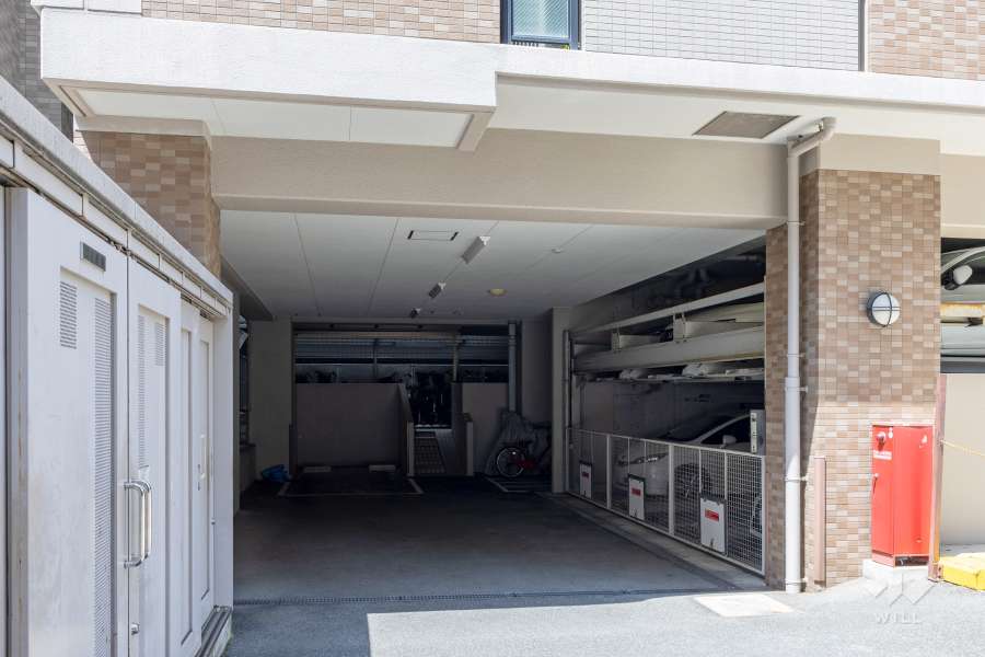 敷地内駐車場（屋内機械式）