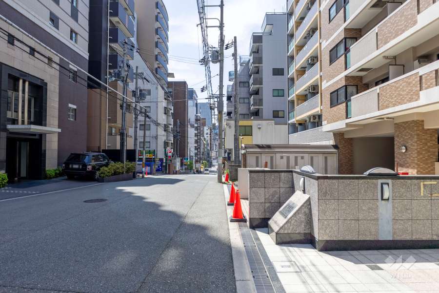 敷地南側の前面道路