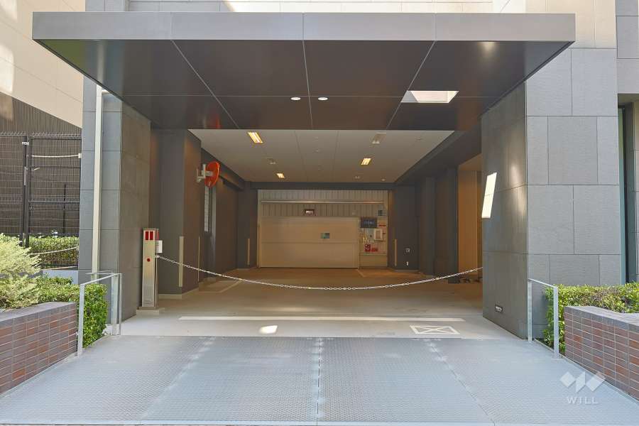 駐車場の出入り口（リングシャッター付き）