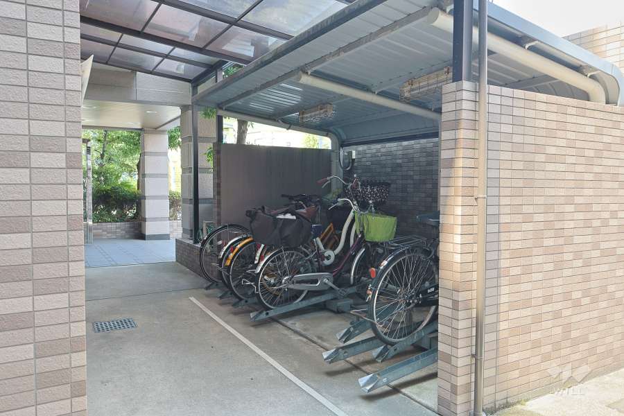 駐輪場（屋根付き）