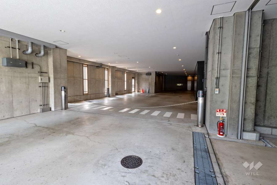 駐車場出入口（ロボットゲート付き）