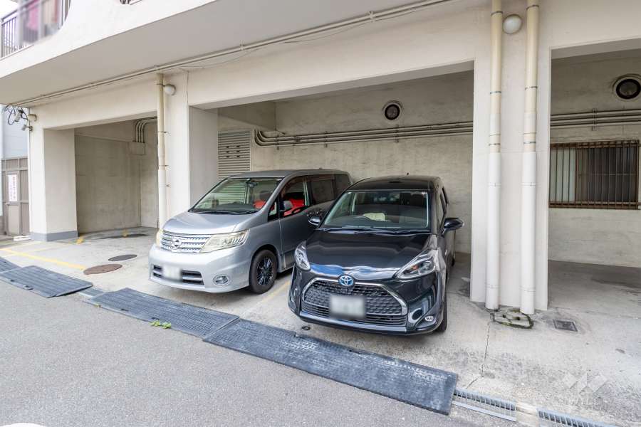 敷地内駐車場（屋外平面式）