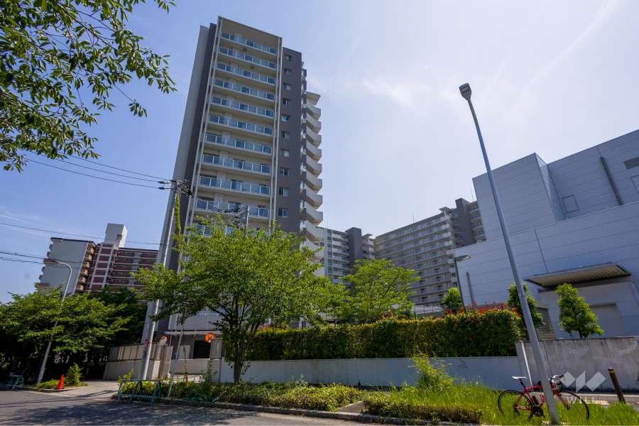 アワーズの外観（北側から）