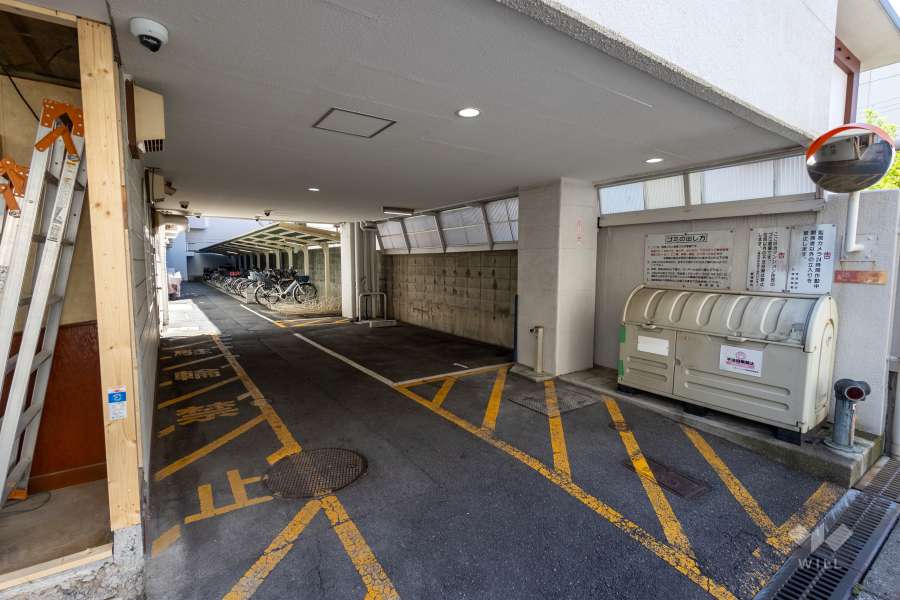 敷地内駐車場（屋内平面式）