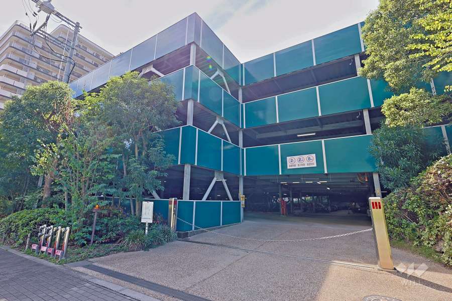 駐車場の出入り口