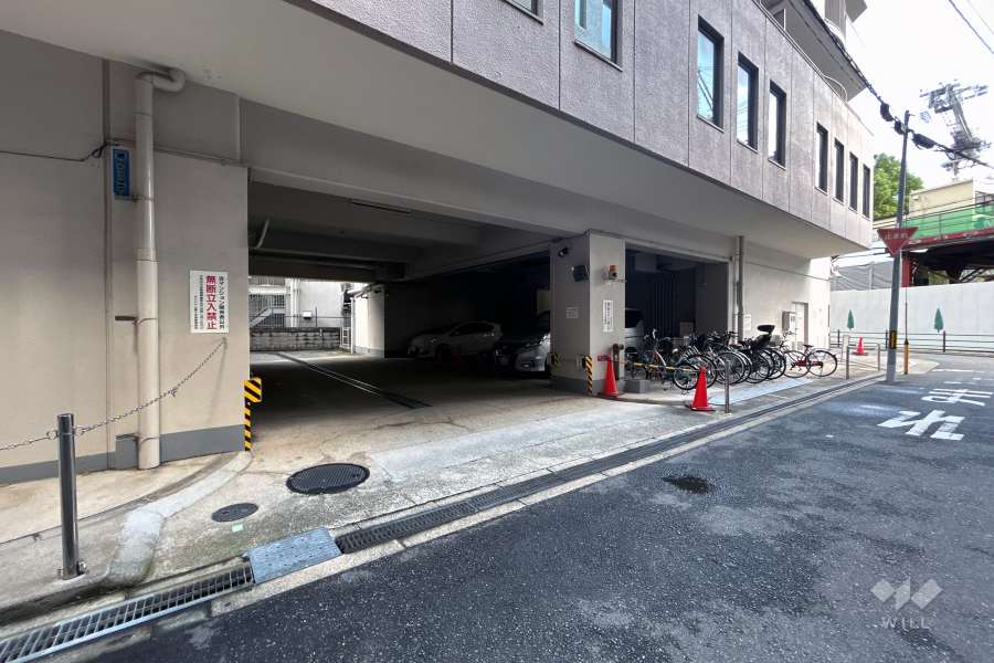駐車場の出入り口