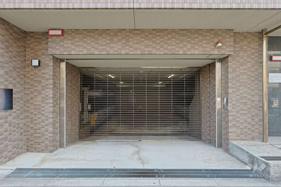 駐車場の出入り口（リングシャッター付き）