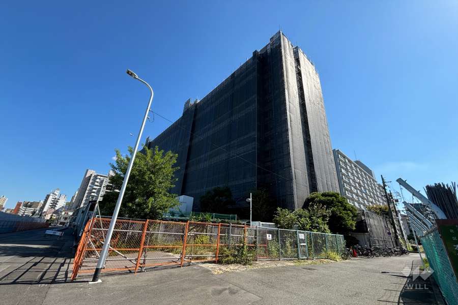 リバーサイドほんじょうの外観（北西側から）※2024年10月現在大規模修繕中