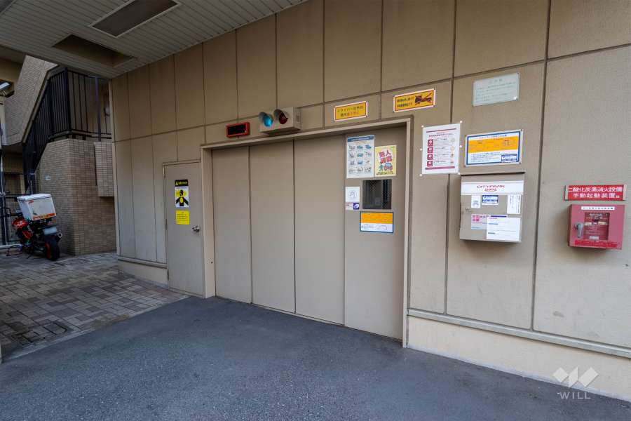敷地内駐車場（タワー式立体）