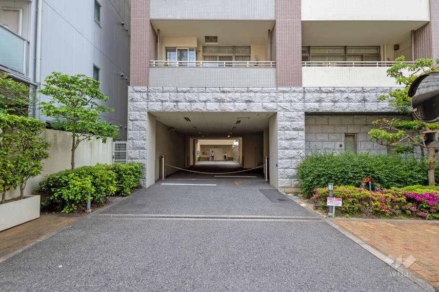 駐車場の出入り口