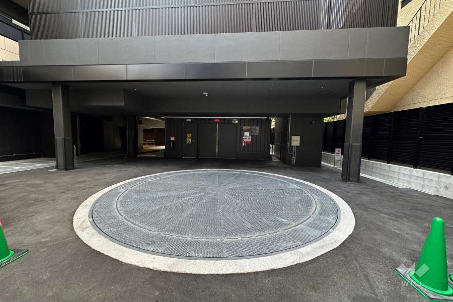 敷地内駐車場（屋内機械式）