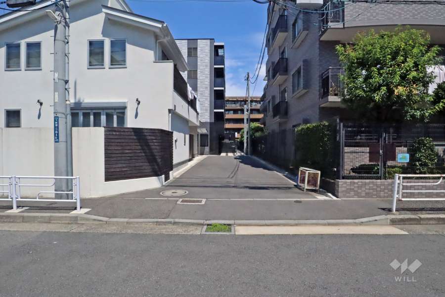 敷地の入り口