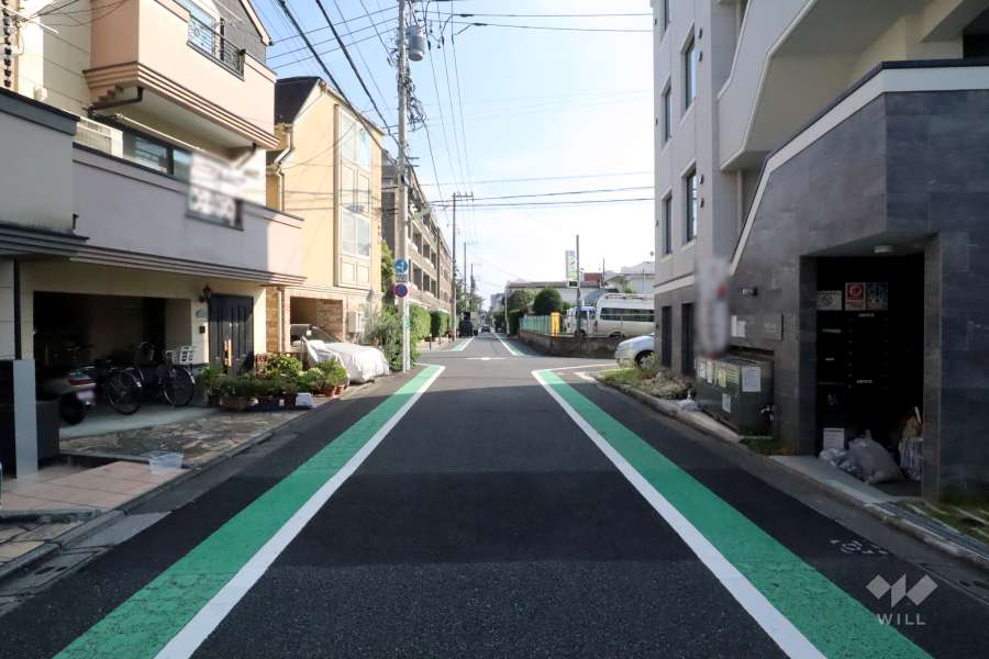 敷地東側の前面道路