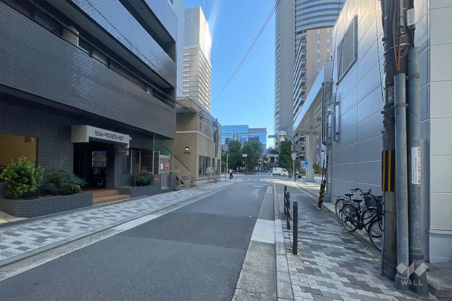 敷地北側の前面道路