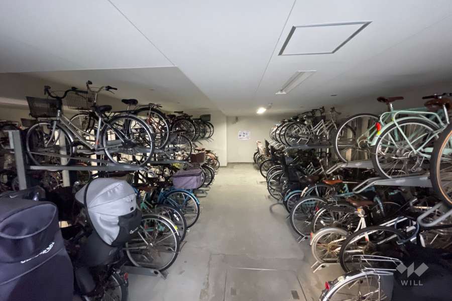 屋内に設けられた駐輪場