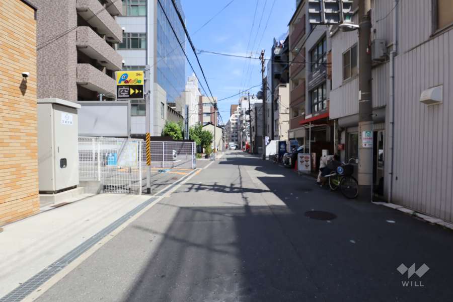 敷地東側の前面道路