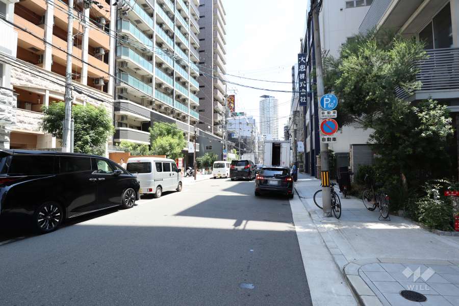 敷地南側の前面道路