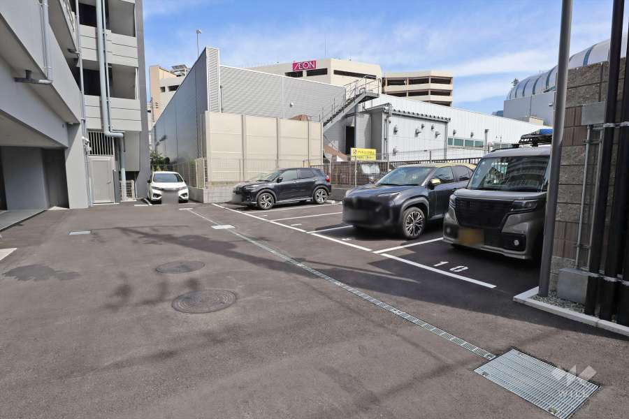 敷地内駐車場（屋外平面式）