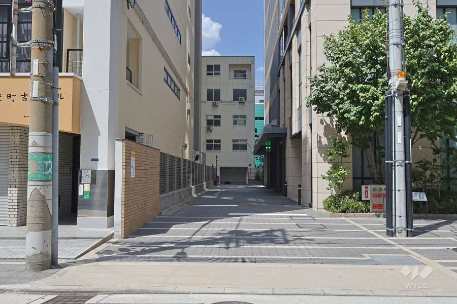 駐車場の出入り口　