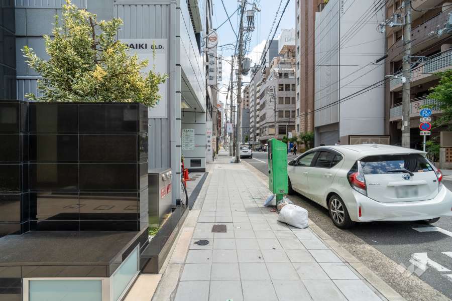 敷地南側の前面道路　