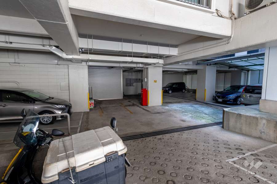 敷地内駐車場（屋内平面式）