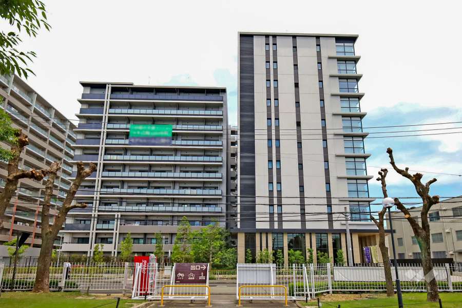 ルネ江坂 江の木町の外観（西側から）