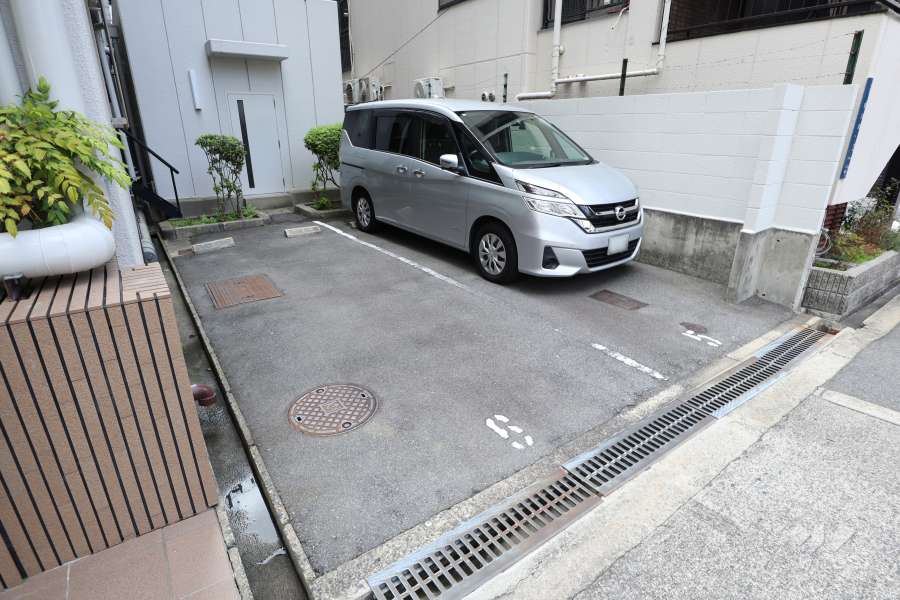 敷地内駐車場（屋外平面式）