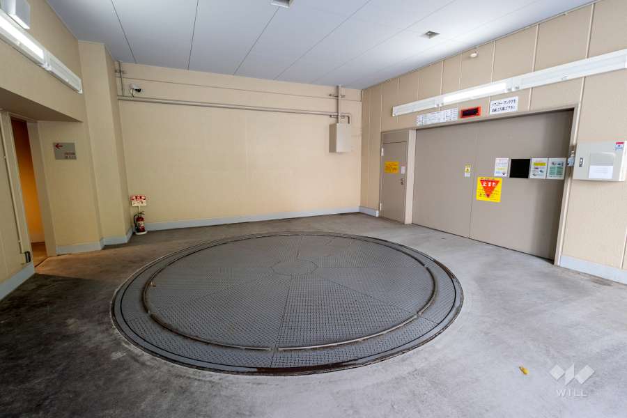 敷地内駐車場（屋内機械式）