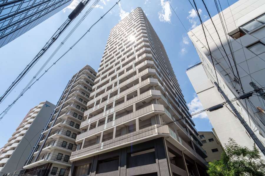 プレミスト南船場の外観（南東側から）