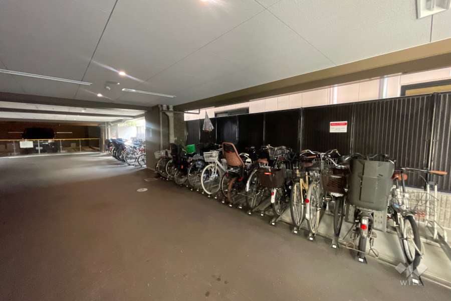 屋内に設けられた駐輪場