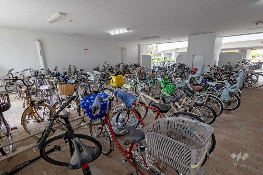 屋内に設けられた駐輪場