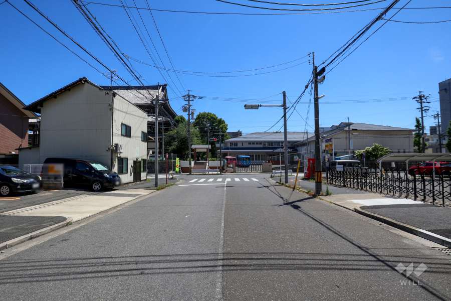 敷地東側前面道路（北側から）