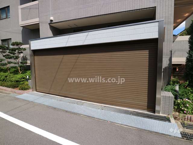 駐車場出入り口