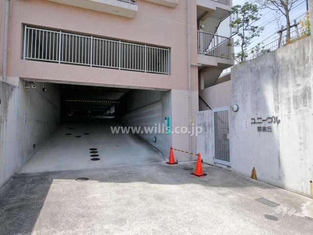 駐車場の出入り口