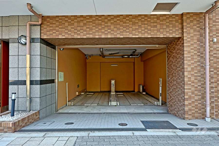 敷地内駐車場（屋内平面式）