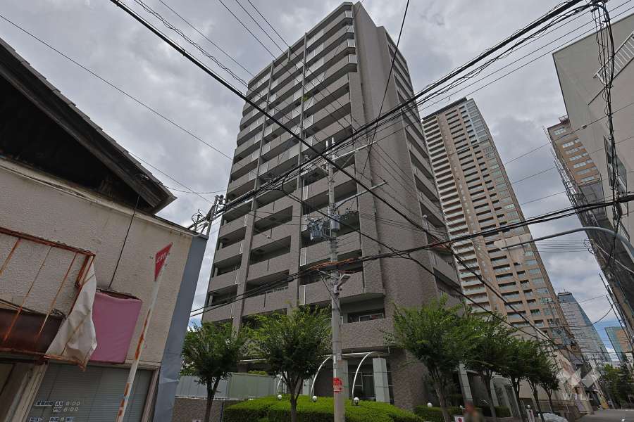 グランドハイツ龍造寺谷町六丁目の外観（南東側から）