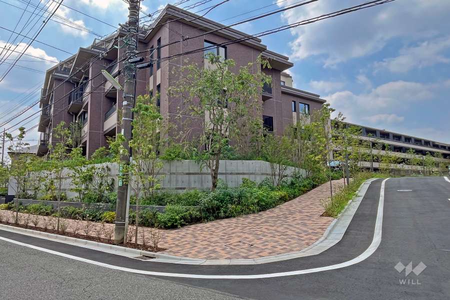 アトラスシティ千歳烏山グランスイート-風の棟の外観（北東側から）