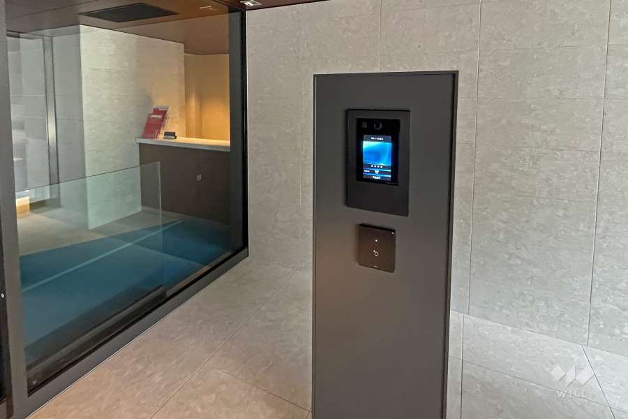 エントランスはオートロック付きです。