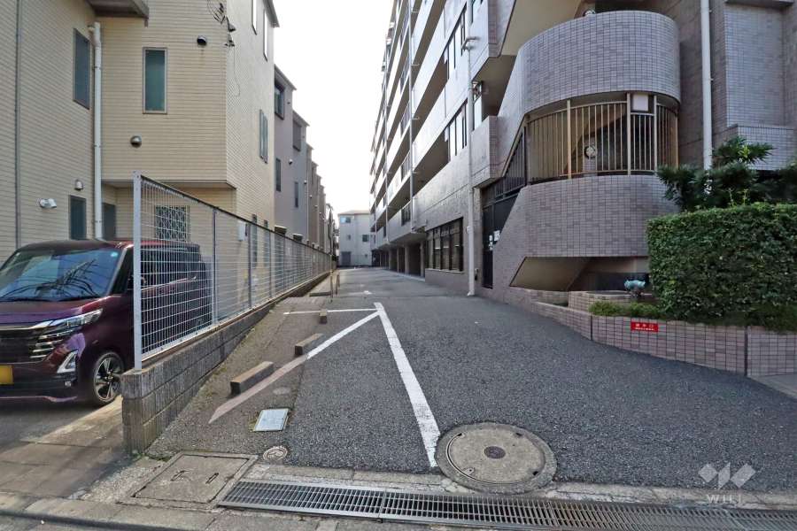 敷地内駐車場（屋外平面式）