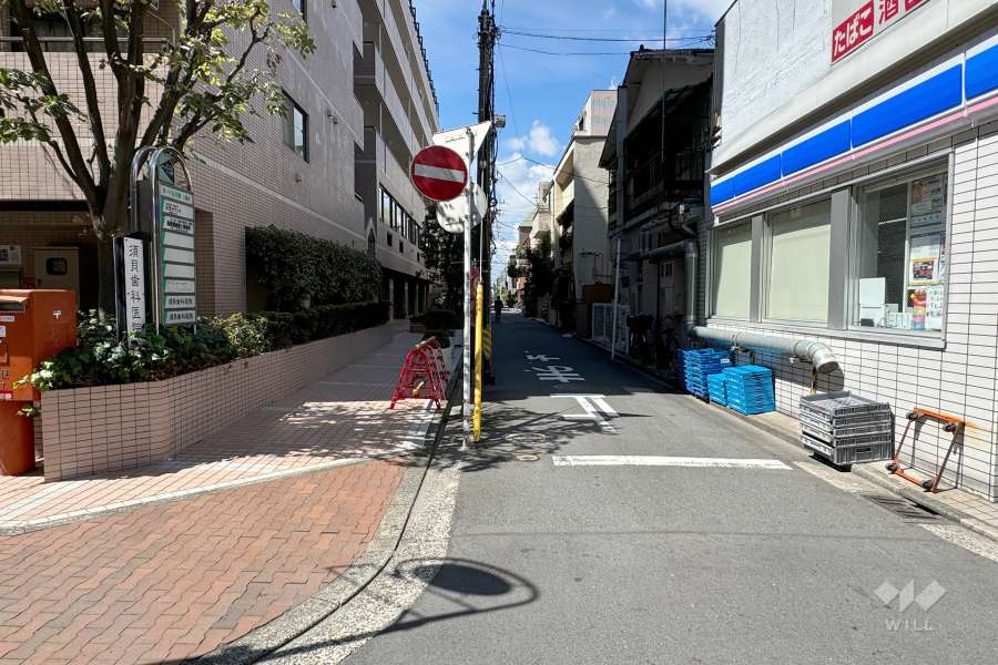 敷地北側の前面道路