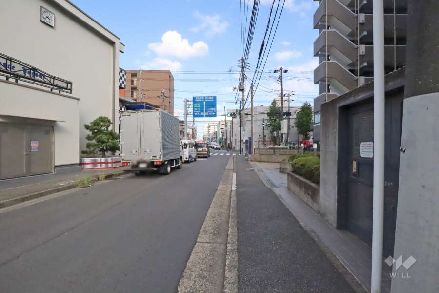 敷地北側の前面道路