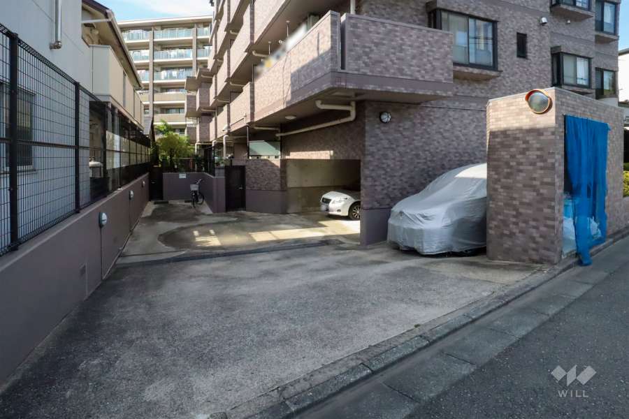 駐車場の出入り口　