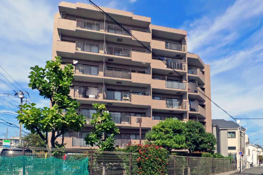 シティウインズ新川崎壱番館の外観（南側から）